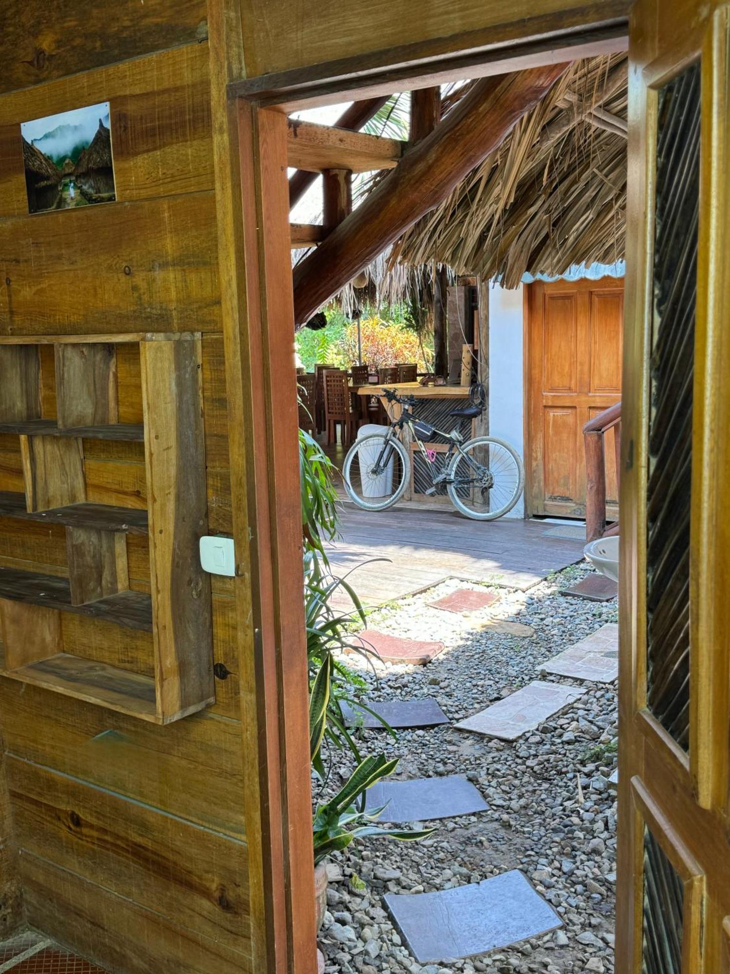 Hostal Nibuni Palomino Exterior photo
