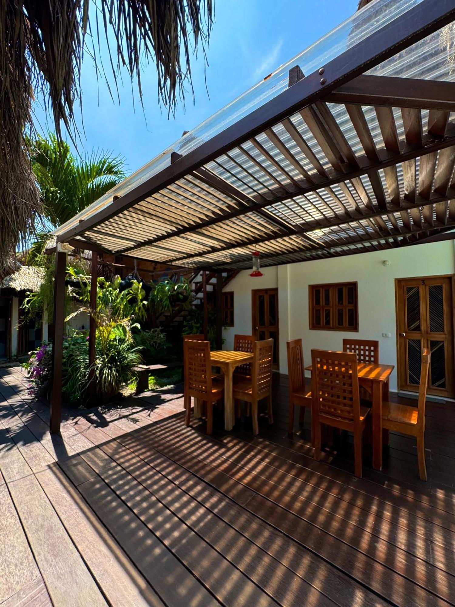 Hostal Nibuni Palomino Exterior photo